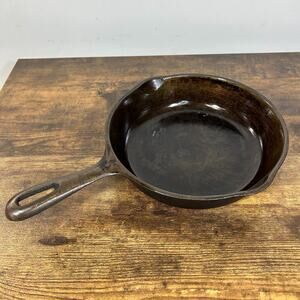 Vintage WAGNER WARE 8" Cast Iron Skillet Frying Pan No. 5 Made In USA